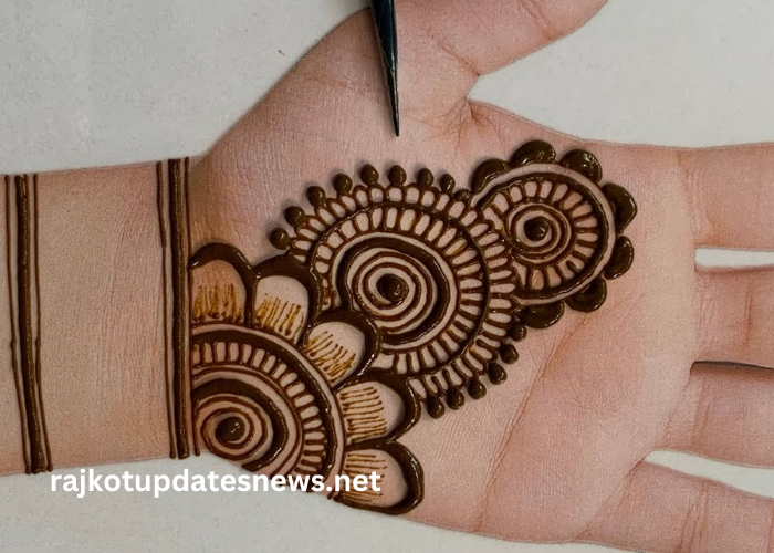 stylish8so5bonpy8s= Front Hand Mehndi Design